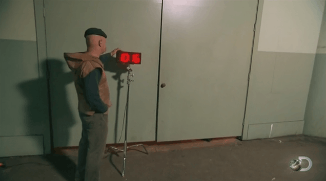 http://cs6.pikabu.ru/post_img/2015/02/02/10/1422894468_1102400918.gif