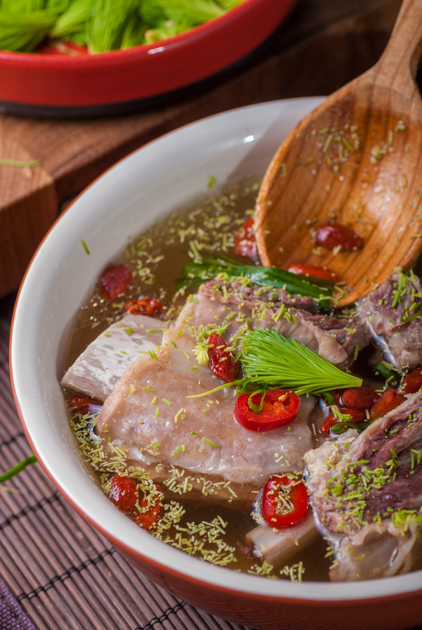Мясной суп с хвойной пылью. "Макс Фрай" Литературная кухня, из Одессы с морковью, длиннопост, еда, рецепт, кулинария, Макс фрай