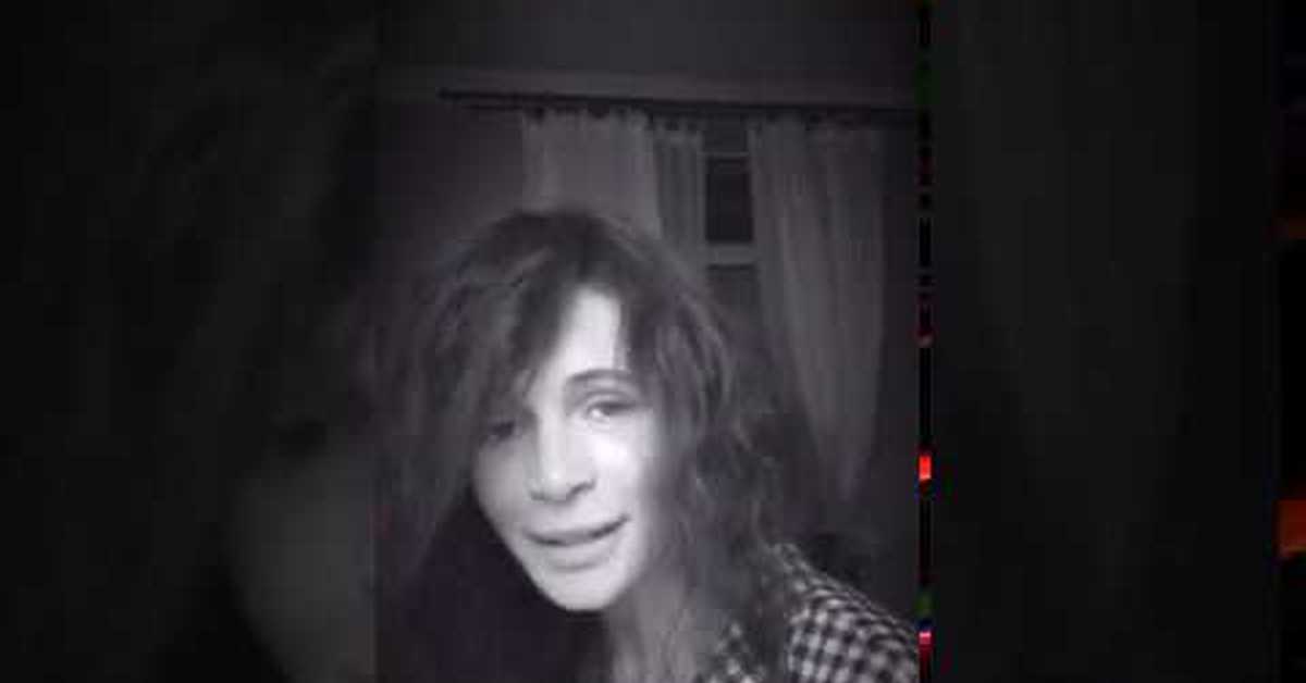Оксана фандера читает стих Оксана фандера читает стих