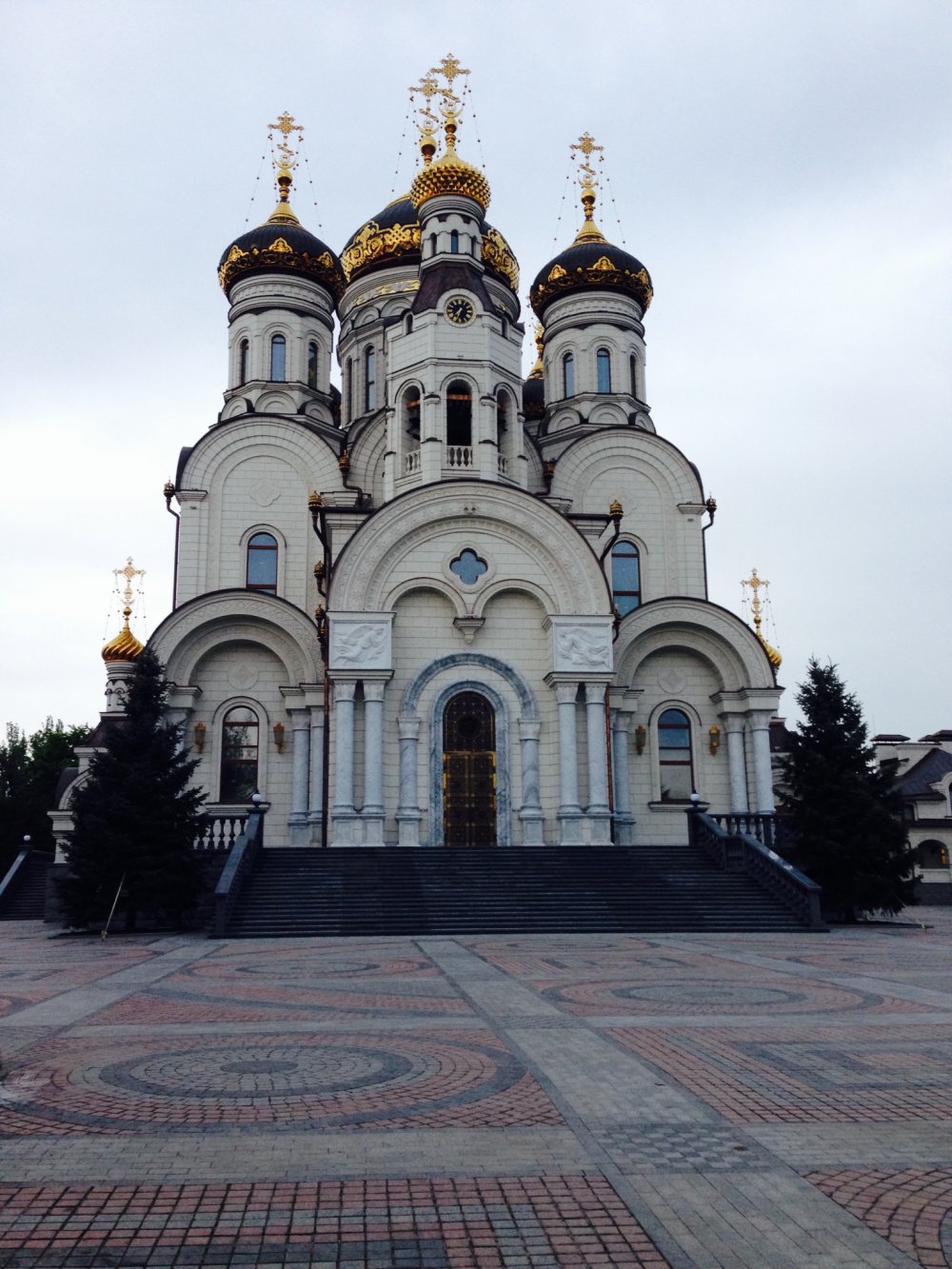 Богоявленскй кафедральный собор в Горловке (Донецкая обл.). Был открыт  осенью прошлого года. В поддержку тега 