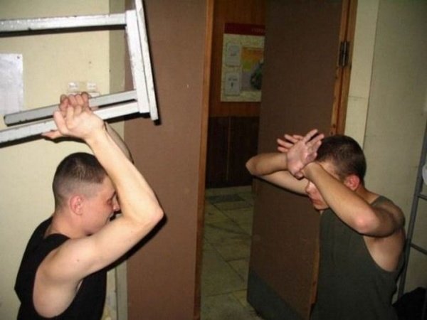 babi-starshina-zastavlyaet-drochit-porno-roliki