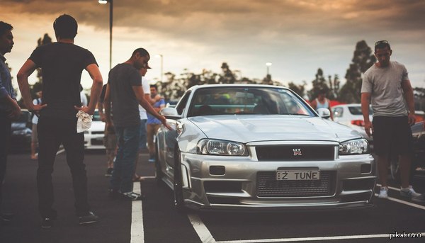           ..   skyline R34 : )