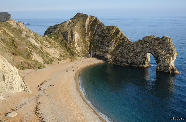 Похоже, что это какой-то курортно-тропический пейзаж, не правда ли?