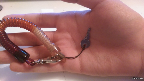 Великан и ключи от квартиры.