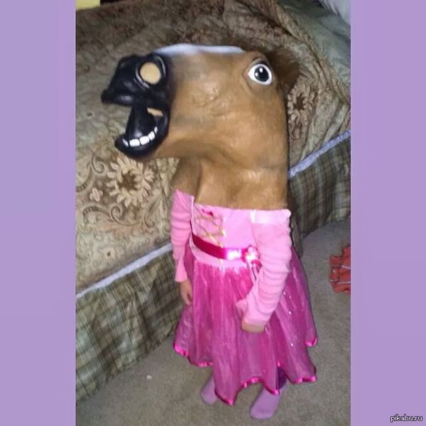 Она хотела быть лошадкой на ее день рождения, это лучшее, что я мог сделать