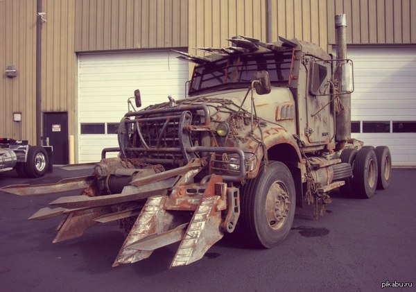 Прокачали на случай зомби апокалипсиса.