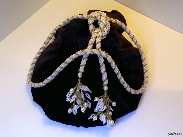     .      . , 10 ,  21:00   .