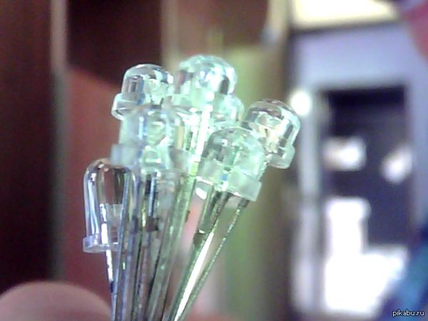 Дорогая, в этот знаменательный день я хотел бы подарить тебе букет...