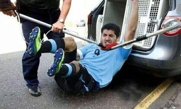 Суарез дисквалифицирован на 4 месяца.