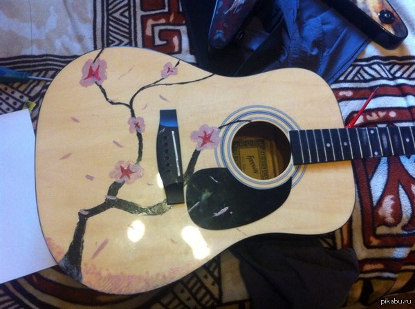 Немного поиздевался над гитарой)
