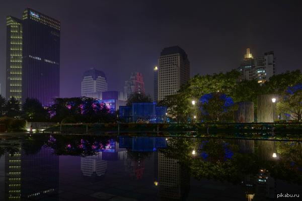 Вот так у нас красиво, просто по дороге за кексом в магазин.