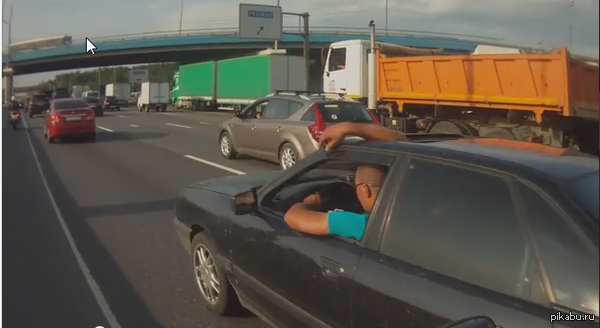 Так вот зачем люк в авто