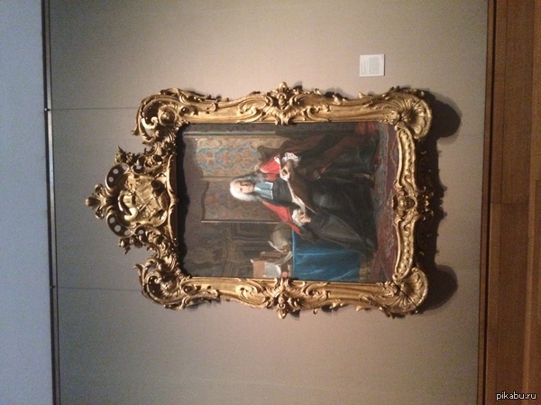 Когда рама смотрится величественнее портрета