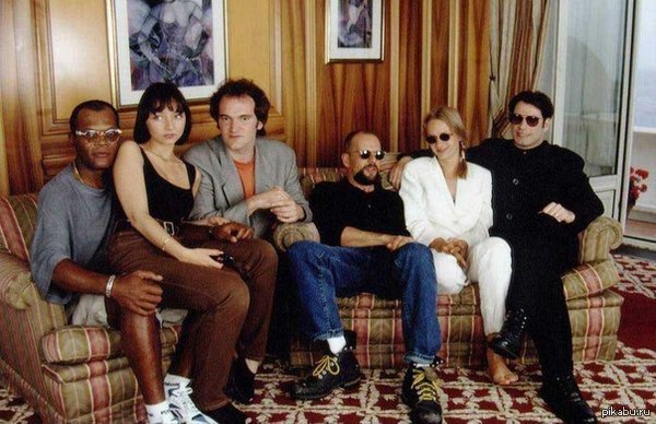   Samuel L. Jackson, Maria de Medeiros, Quentin Tarantino, Bruce Willis, Uma Thurman and John Travolta.