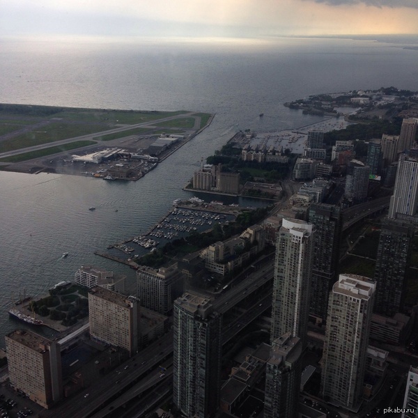 CN Tower, ������. ��� ������� \" ��������\" � ������.
