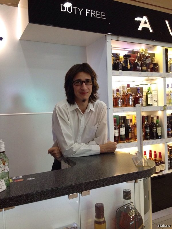 Я продаю людям алкоголь.