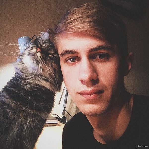 селфи со своим котом :3