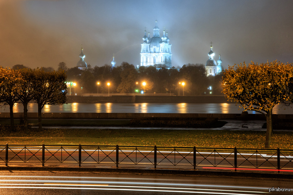 Пятничное моё (у нас ещё 23.49) Немного тумана над Невой: