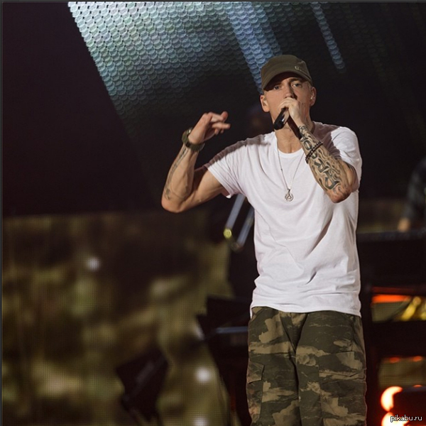  42-   Eminem'a !   42    25)
