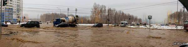 В Челябинске потоп)