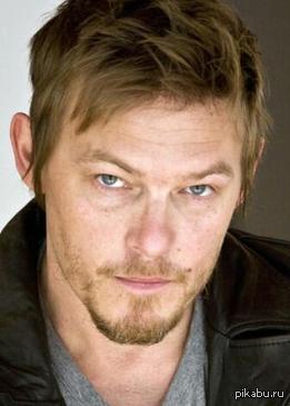 Так вот почему он так ловко убивает зомби...