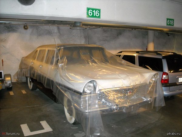 Somewhere in Finland in the parking lot... GAZ-13