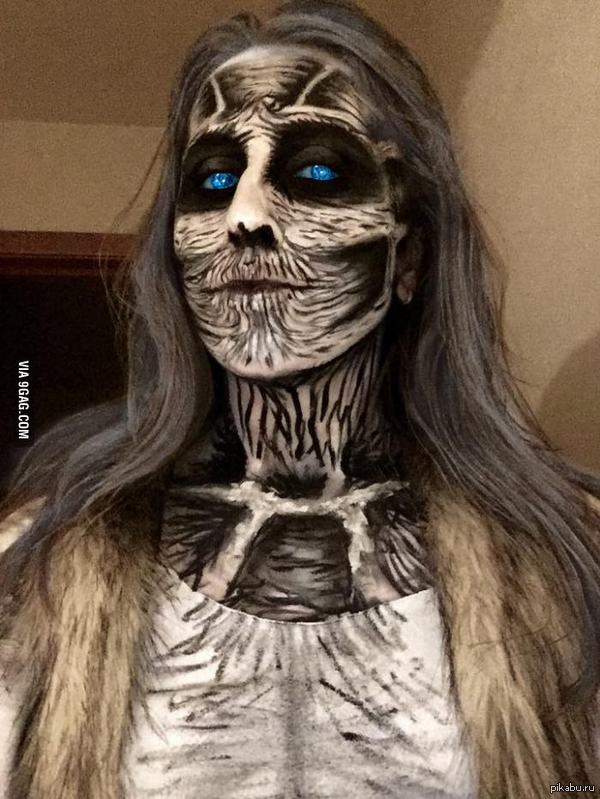 "Она потратила очень много времени на макияж в этом году"