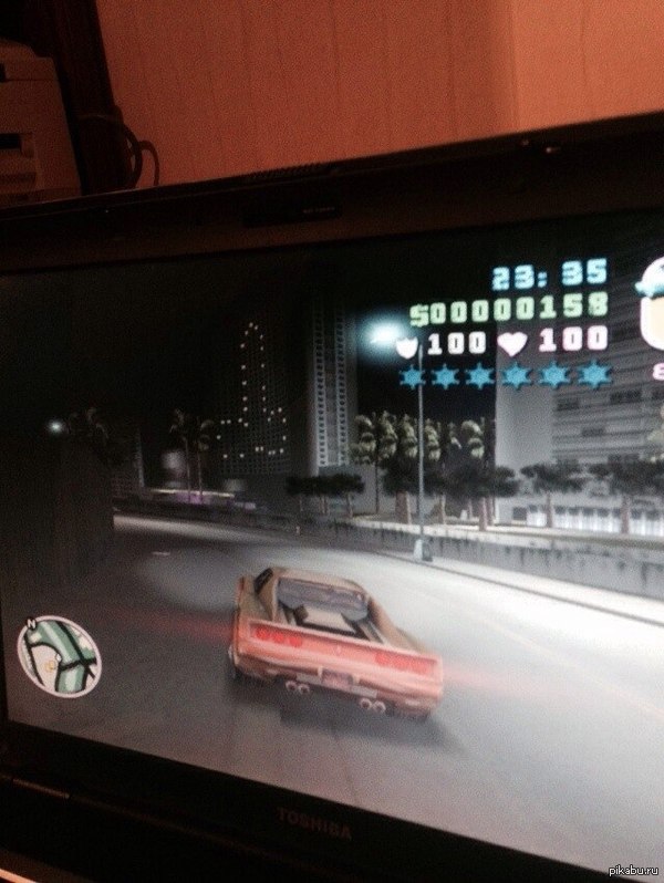 Играю такой в gta vice city и тут...