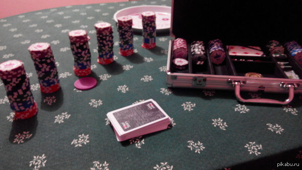 В ожидании любимых друзей и приятного вечера..