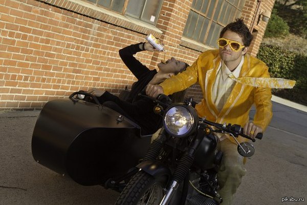 Миша Коллинз зарегистрировался в вконтакте.