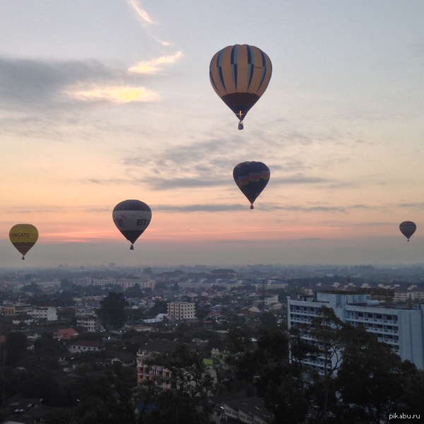 Вот такой вот вид из нашего окна был сегодня утром