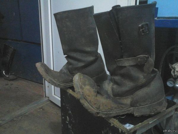 Мои сапоги под конец вахты...