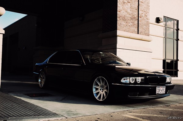 Bmw 7 , 38 .