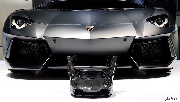 ---  Lamborghini Aventador LP 700-4   1:8,     12 .