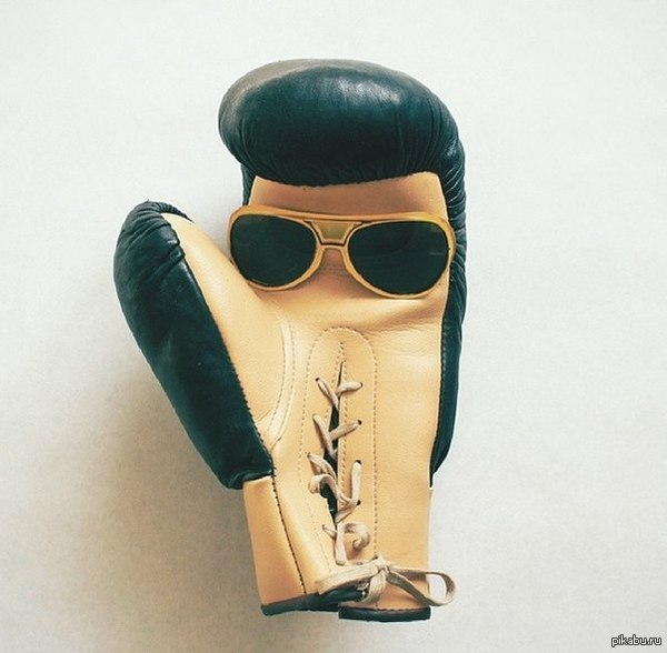 Presley glove