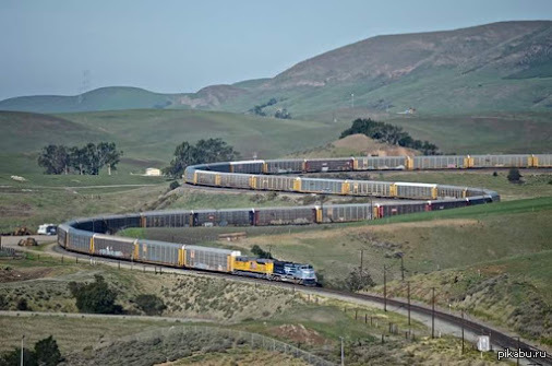 Длинные вагоны поездов. Самый длинный поезд в мире 682 вагона. Лас-Вегас железная дорога Юнион Пасифик. Самый длинный поезд. Самый длинный грузовой поезд.
