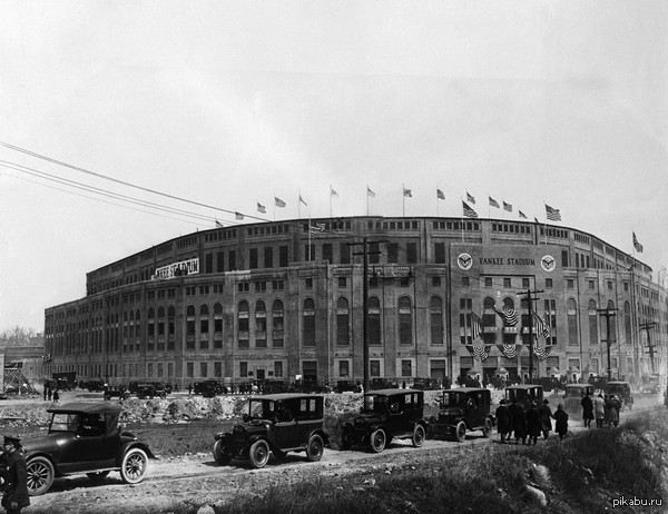  1923   &quot;Yankee Stadium&quot;. 