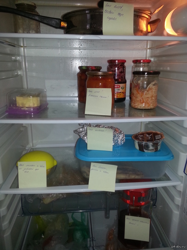 Привет Пикабушники)) работаю временно в охране, пришел с суточной работы заглянул в холодильник...