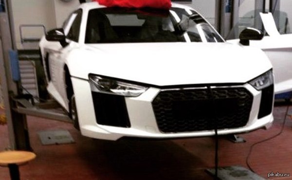 The network got the first photo of the Audi R8. Three weeks before the premiere of the updated supercar. - New items, Audi r8, On the lift