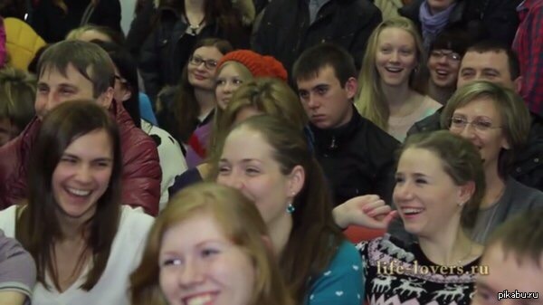 Когда пришел на выступление университетской команды КВН, а твой психологический возраст 10 лет.