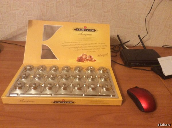 У меня мой первый ноутбук был еще в детстве. Фирма Коркунов.