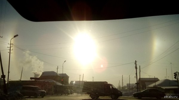 The morning sun in Omsk looked like this, not only Chelyabinsk can) - My, Omsk, Halo, The sun, Rainbow