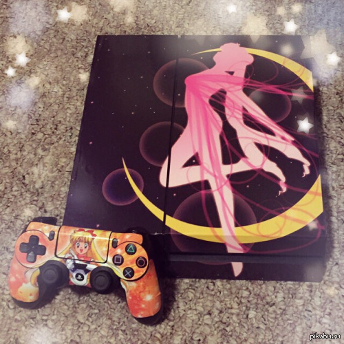 Дорогие пикабушники, помогите советом) Хочу самостоятельно замутить наклейку на пс4