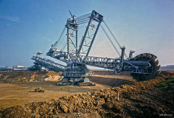 Дорогие Besiege-конструкторы, почему бы вам не построить это??