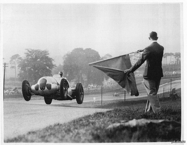 Манфред фон Браухич - Mercedes-Benz W125 - 1937 Донингтон Гран-при