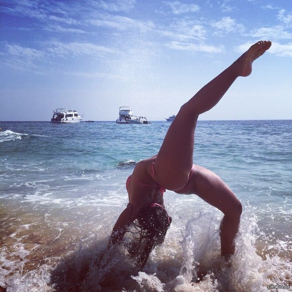 And then she flew away :) - NSFW, Gymnasts, Rack, Beautiful girl, Swimsuit, Yacht