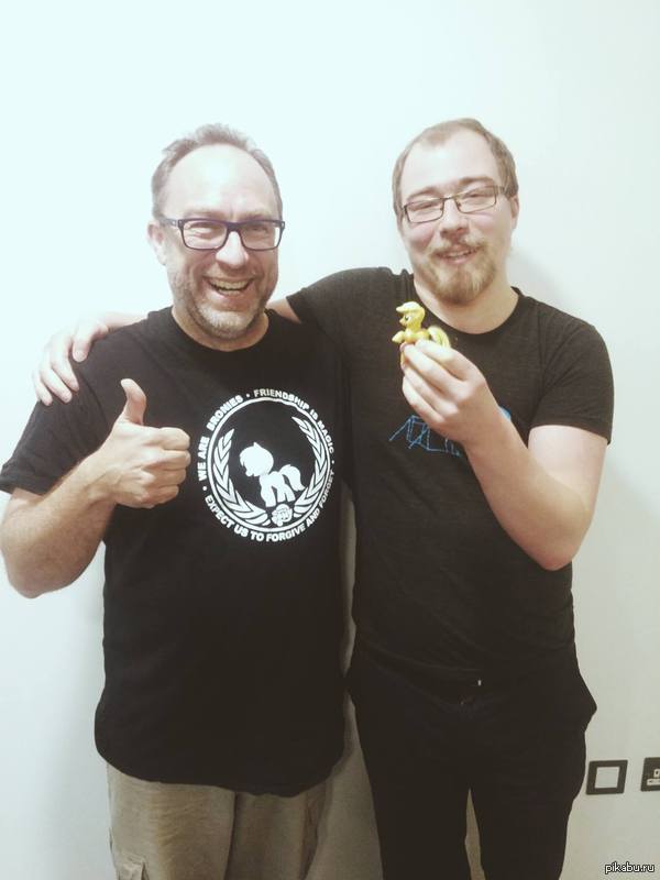 Джимми Уэйлс, основатель Википедии (слева), тоже любит пони