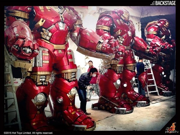  ,  Hot Toys         1  1.