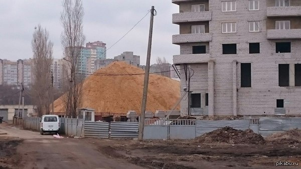 А нам тут песочка завезли