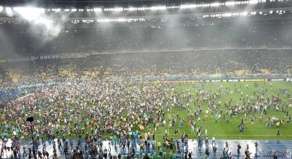 Поздравим Днепропетровский Днепр с выходом в финал ЛЕ!!!